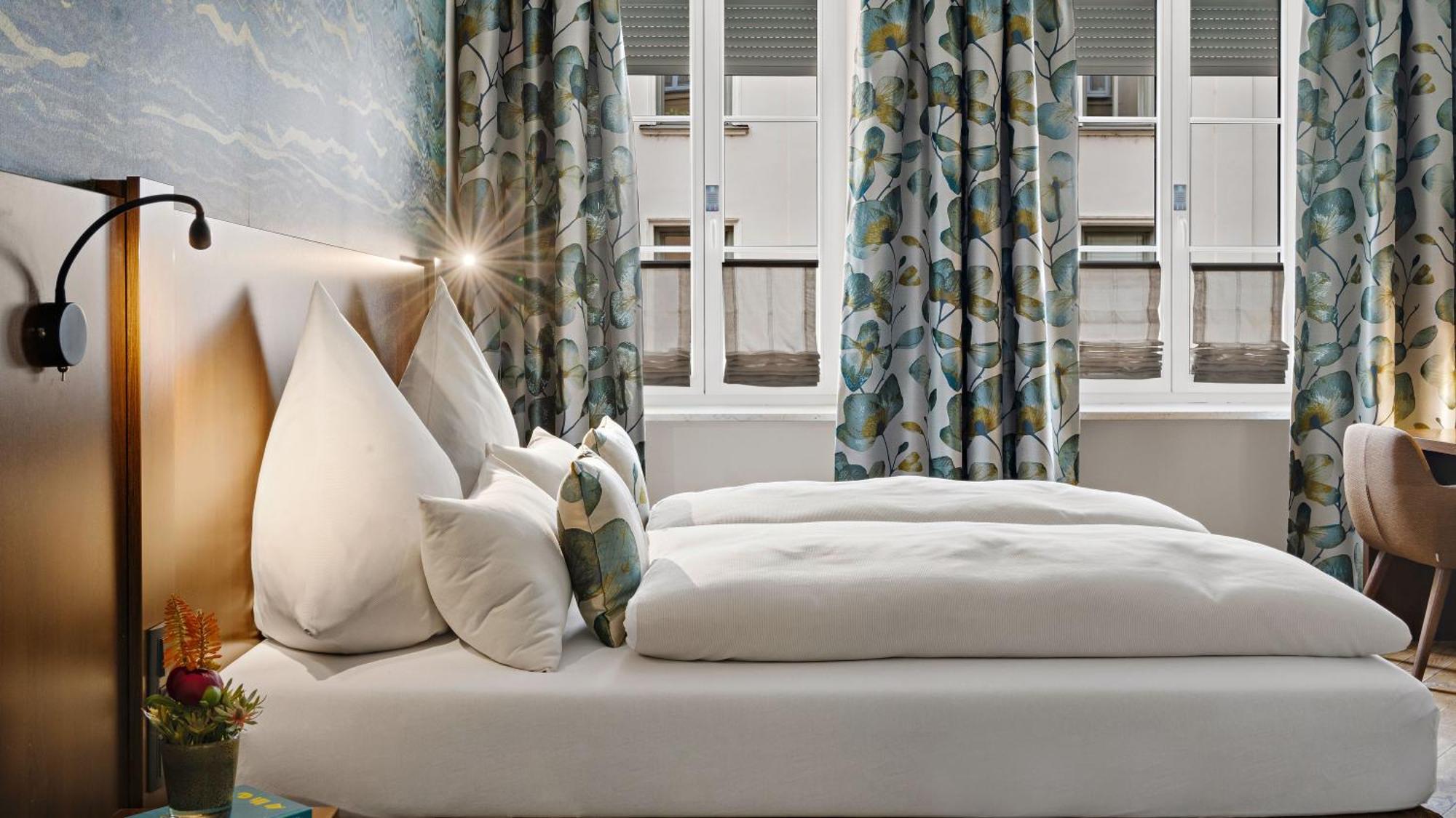 Hotel Deutsche Eiche Мюнхен Екстериор снимка