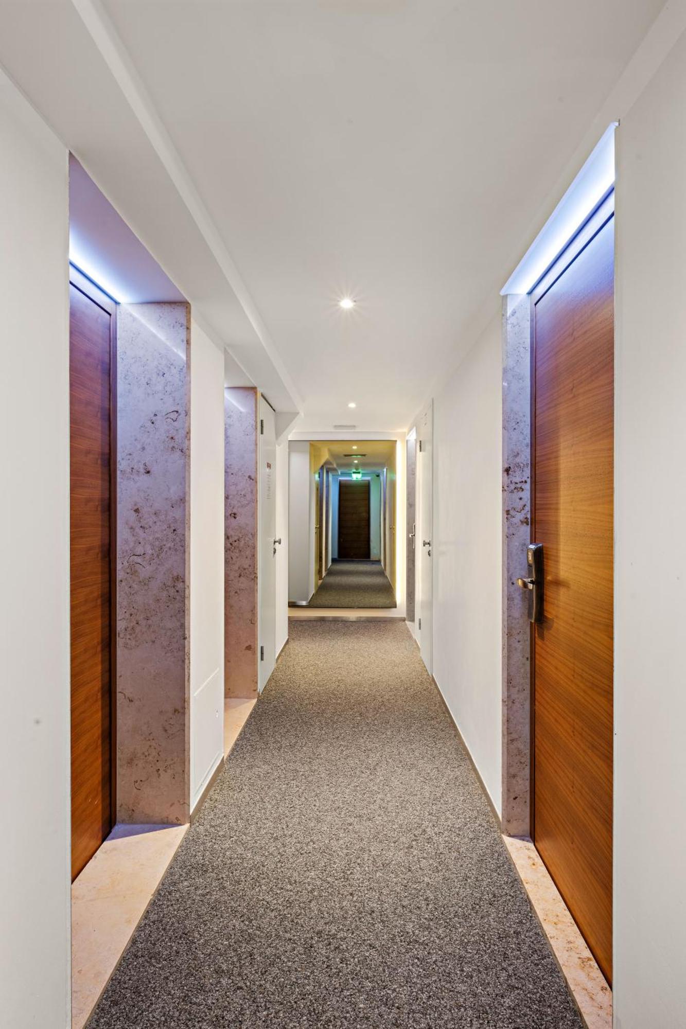Hotel Deutsche Eiche Мюнхен Екстериор снимка