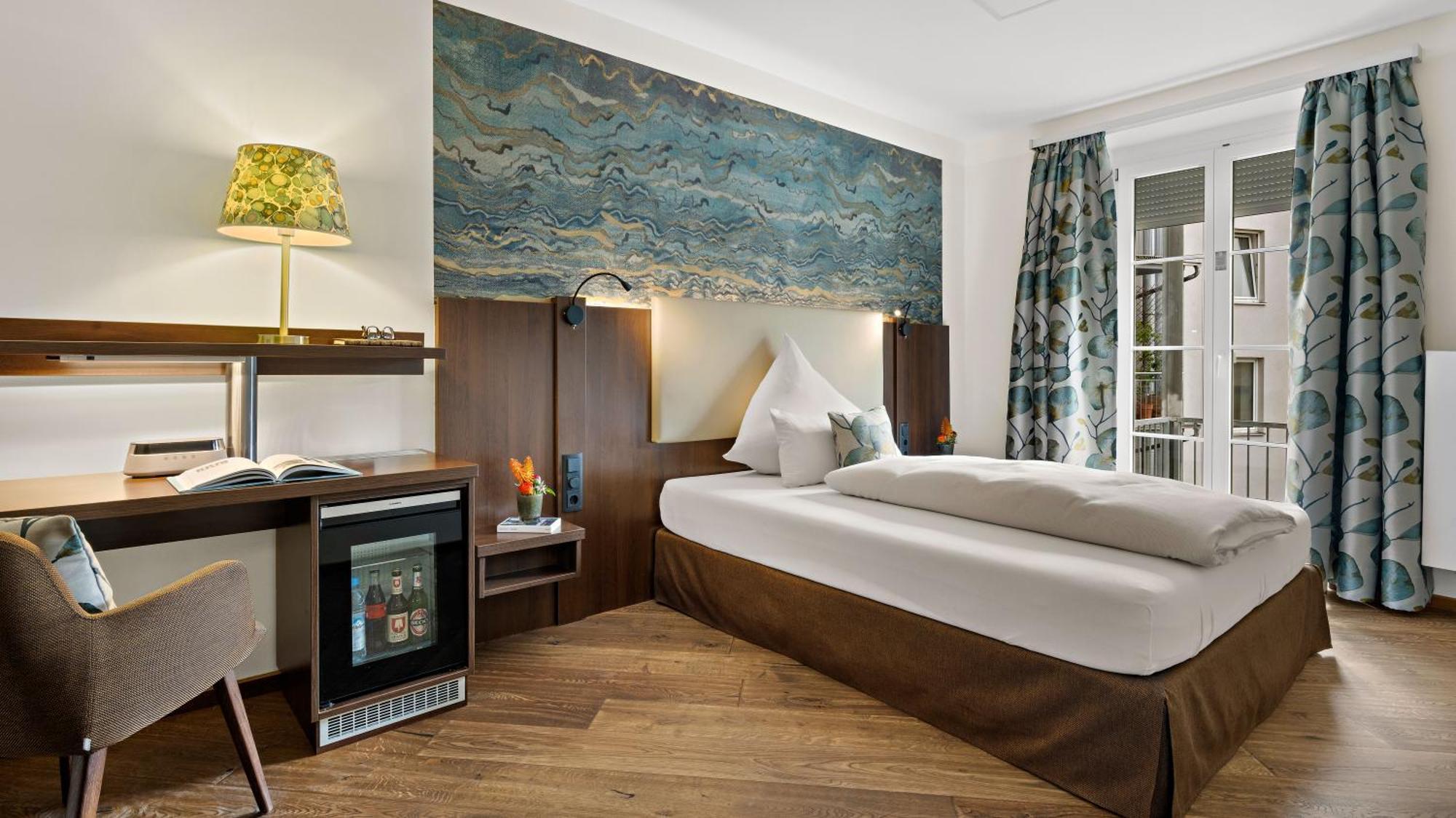 Hotel Deutsche Eiche Мюнхен Екстериор снимка