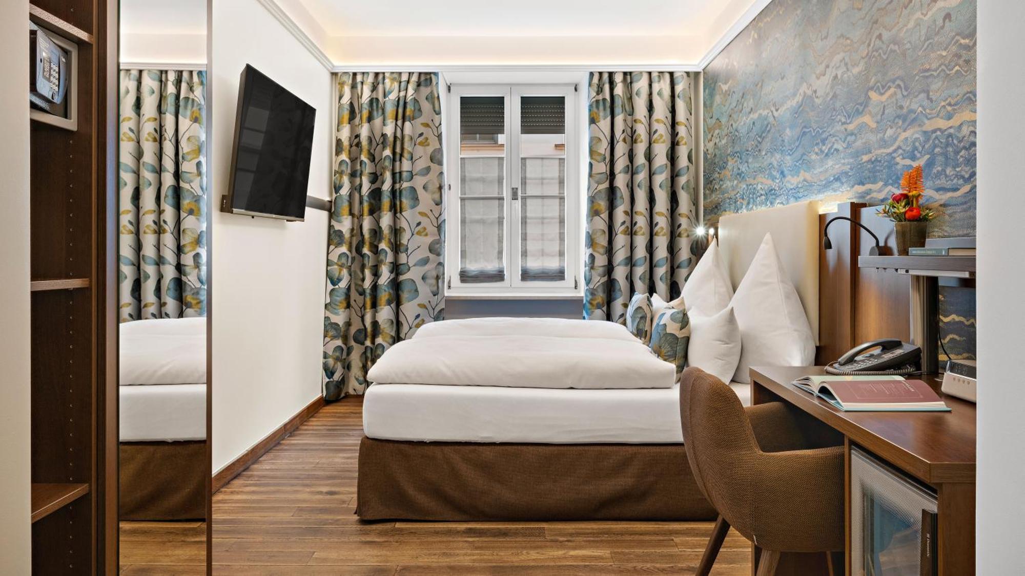 Hotel Deutsche Eiche Мюнхен Екстериор снимка