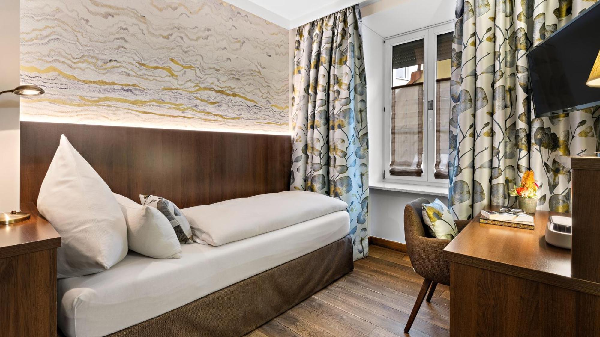 Hotel Deutsche Eiche Мюнхен Екстериор снимка