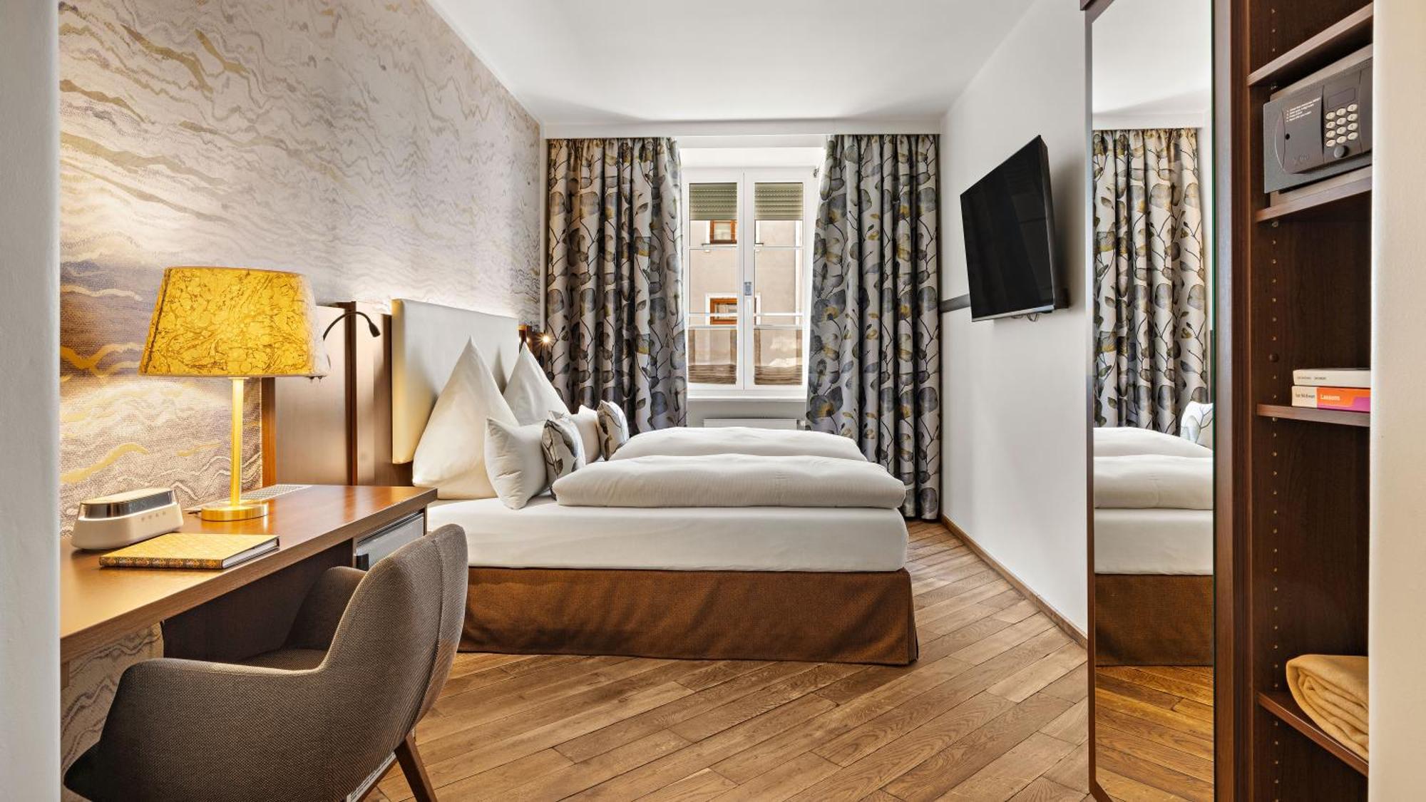 Hotel Deutsche Eiche Мюнхен Екстериор снимка