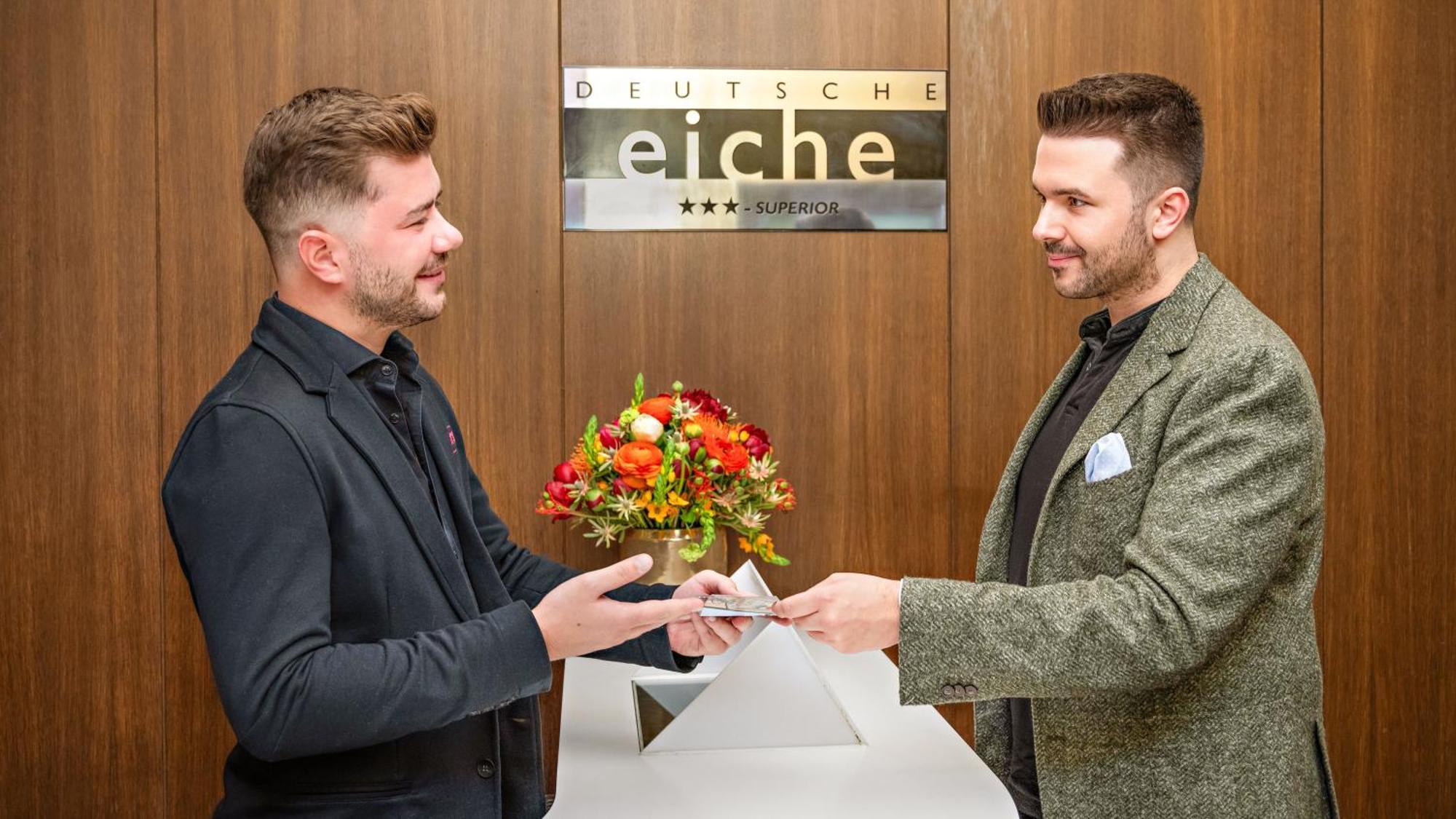 Hotel Deutsche Eiche Мюнхен Екстериор снимка