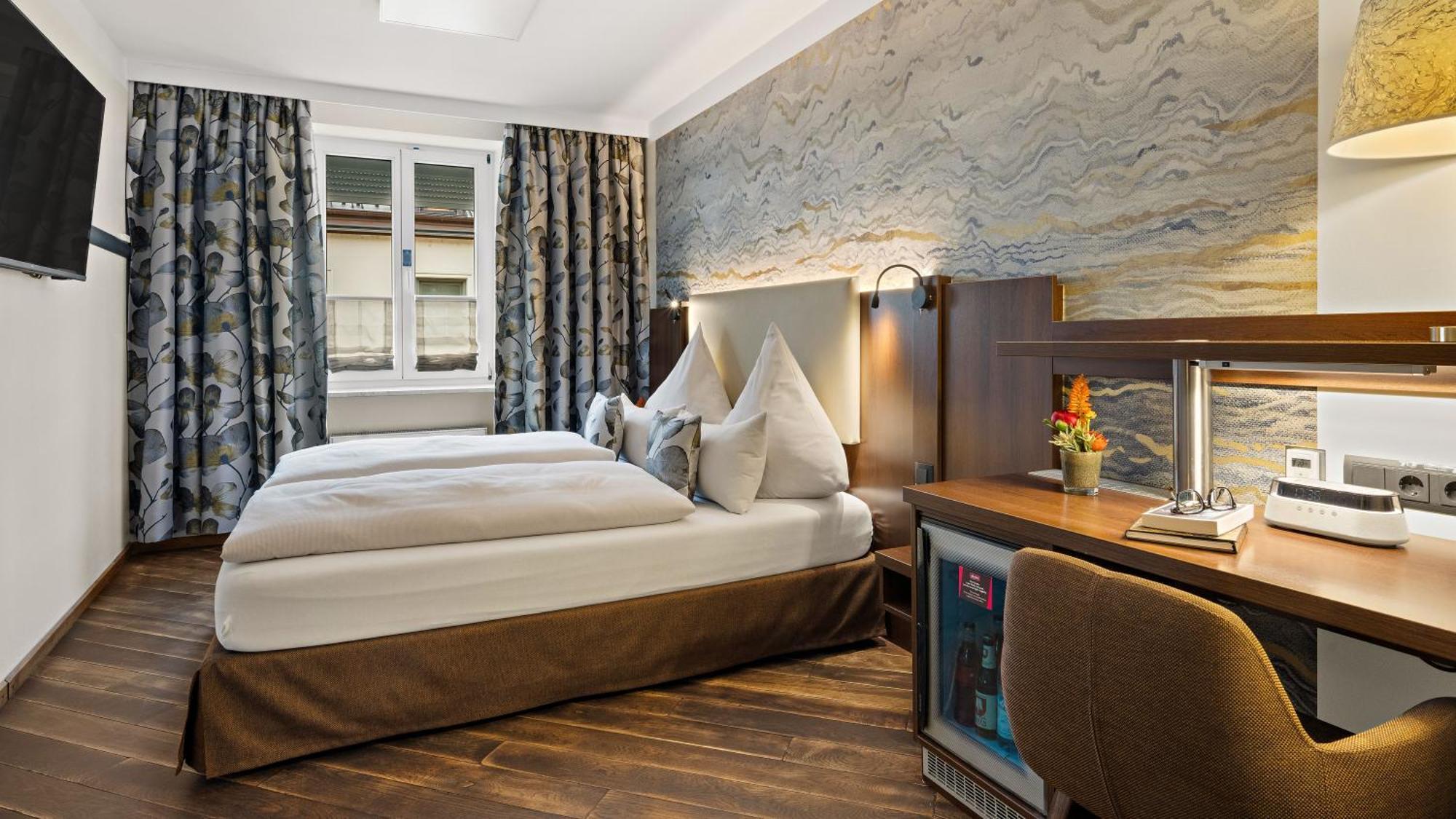Hotel Deutsche Eiche Мюнхен Екстериор снимка