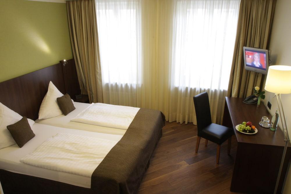 Hotel Deutsche Eiche Мюнхен Екстериор снимка